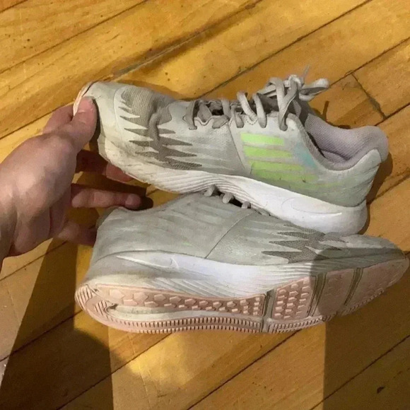 Nike - Picture 4 of 7